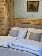 La Colțul Castelului Bran Boutique