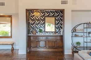 Slice of Heaven by Avantstay Breathtaking Views!