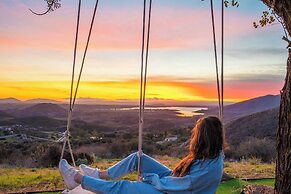 Slice of Heaven by Avantstay Breathtaking Views!