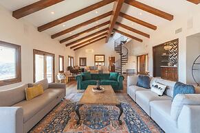 Slice of Heaven by Avantstay Breathtaking Views!