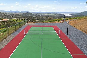 Slice of Heaven by Avantstay Breathtaking Views!