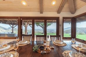 Slice of Heaven by Avantstay Breathtaking Views!