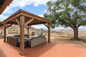 Slice of Heaven by Avantstay Breathtaking Views!