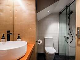 The Thomas Gregg Apartments