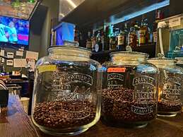 HOTEL & CAFE Island Japan - Hostel