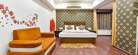 Fabhotel Blue Moon I