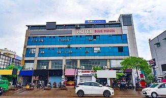 Fabhotel Blue Moon I