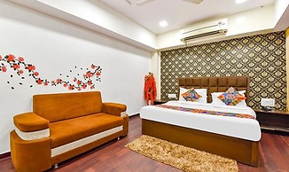 Fabhotel Blue Moon I