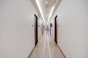 Fabhotel Lotus I