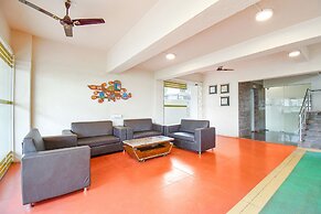 Fabhotel Mountain High Inn