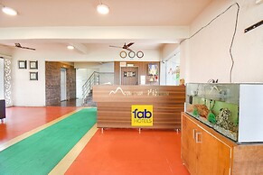 Fabhotel Mountain High Inn