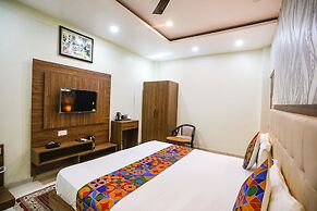 Fabhotel Prime Siddhant Palace