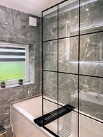 Stunning 2-bed Apartment in Banbury