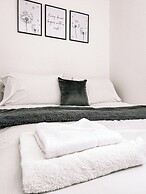 Stunning 2-bed Apartment in Banbury