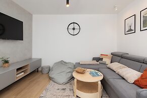 Gdynia Centrum Apartment by Renters