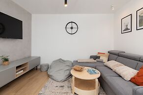 Gdynia Centrum Apartment by Renters