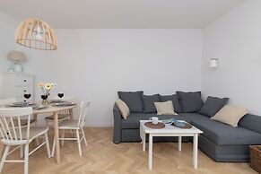 Gdynia Sea View Apartment by Renters