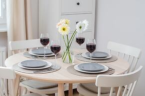 Gdynia Sea View Apartment by Renters