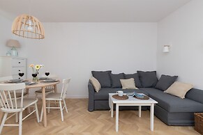 Gdynia Sea View Apartment by Renters