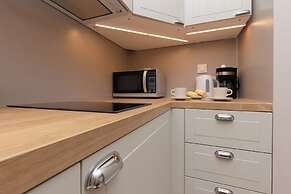 Cozy & Bright Studio Żupnicza by Renters