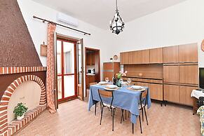 IzzHome Colonial
