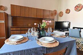 IzzHome Colonial