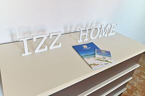 IzzHome Colonial