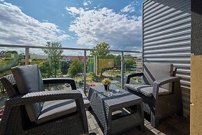 Spacious Apartment by Renters