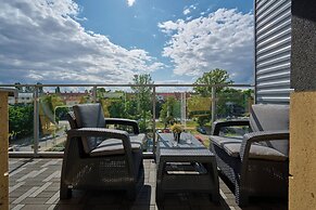 Spacious Apartment by Renters