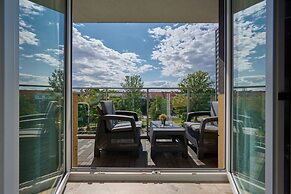 Spacious Apartment by Renters