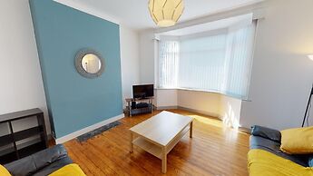 Stunning City Centre-uni Town House