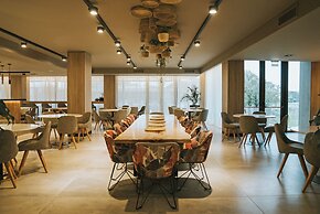 Howard Johnson Plaza La Ribera