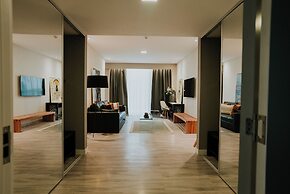 Howard Johnson Plaza La Ribera