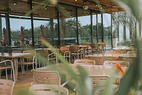 Howard Johnson Plaza La Ribera