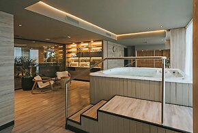 Howard Johnson Plaza La Ribera