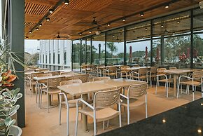 Howard Johnson Plaza La Ribera