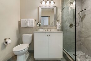 Charming Studio Near French Quarter