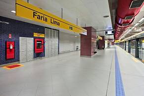 Apartamento em Pinheiros com Piscina