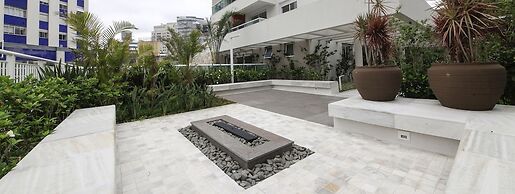 Apartamento em Pinheiros com Piscina