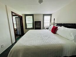 Inn at Gifford House