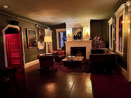 Inn at Gifford House