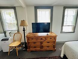 Inn at Gifford House