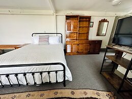 Inn at Gifford House