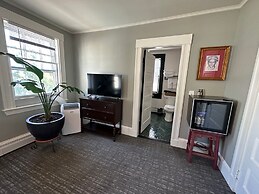 Inn at Gifford House