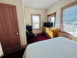 Inn at Gifford House