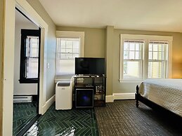 Inn at Gifford House