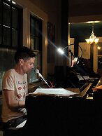 Inn at Gifford House