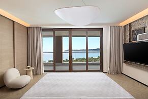 Hualuxe Sanya Yalong Bay Resort