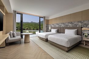 Hualuxe Sanya Yalong Bay Resort