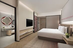 Hualuxe Sanya Yalong Bay Resort